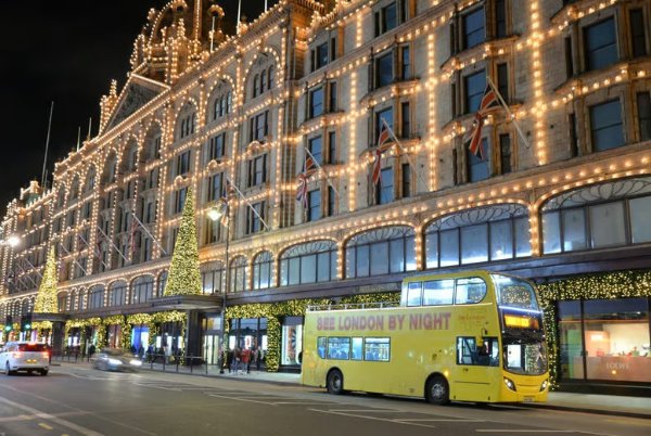 伦敦圣诞灯光巴士巡游