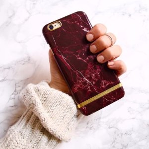 Richmond & Finch Red Marble iPhone 7 Case