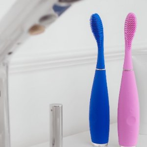 ISSA Electric Toothbrush @ Foreo