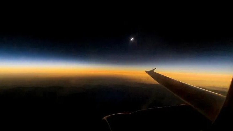 在3万英尺高空看日食，Delta日全食特别航班的机票有人买到吗？