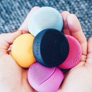 With Foreo Orders Over $99 @ B-Glowing
