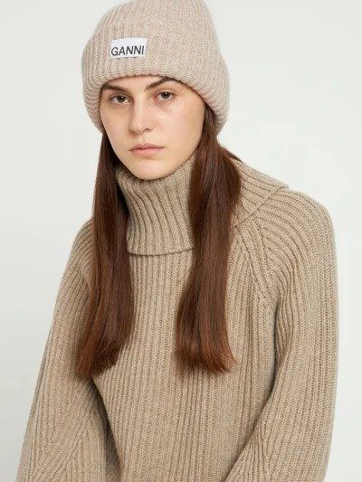 Structured ribbed beanie