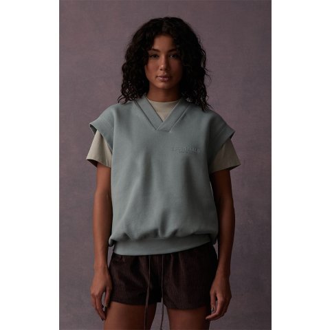 EssentialsWomen s Sycamore V-Neck Vest | PacSun