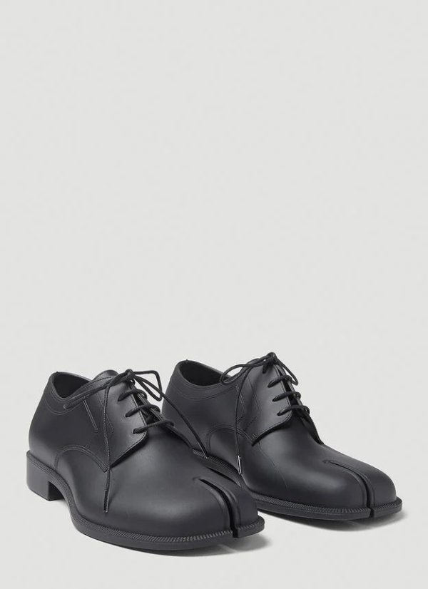 Lace Up Tabi Shoes in Black