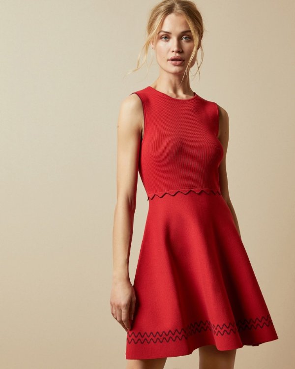 CLOEEI Scallop detail knitted skater dress