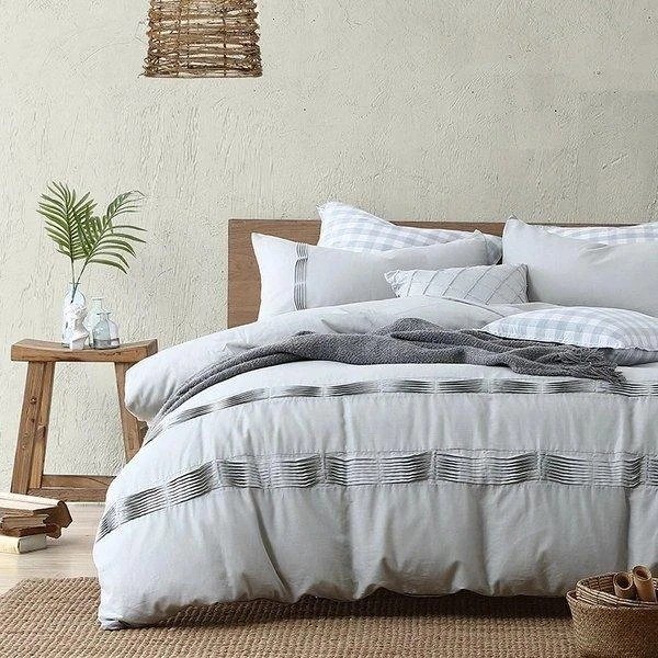 4-Piece Ruffle Style Cotton And Linen Mixed Bedding Set
