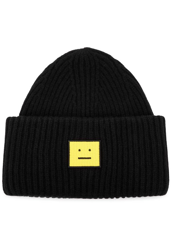 Pansy Face black wool beanie