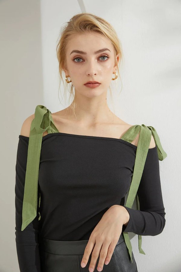 Off-the-shoulder Tied Top (Green)