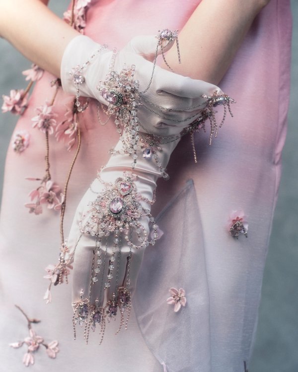 【sakaitakeru collaboration】pink heart bijou satin gloves【Delivery in July 2024】