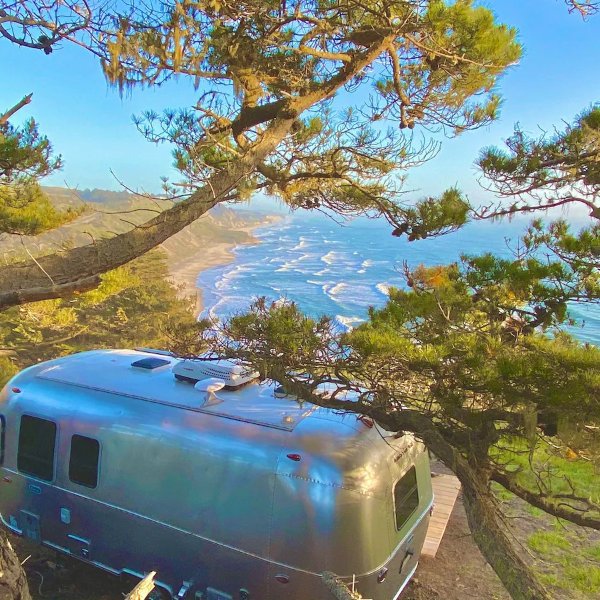 Coastal Airstream Dream (Sunrise) - new listing - 半月湾的露营车/房车 出租, 加利福尼亚, 美国