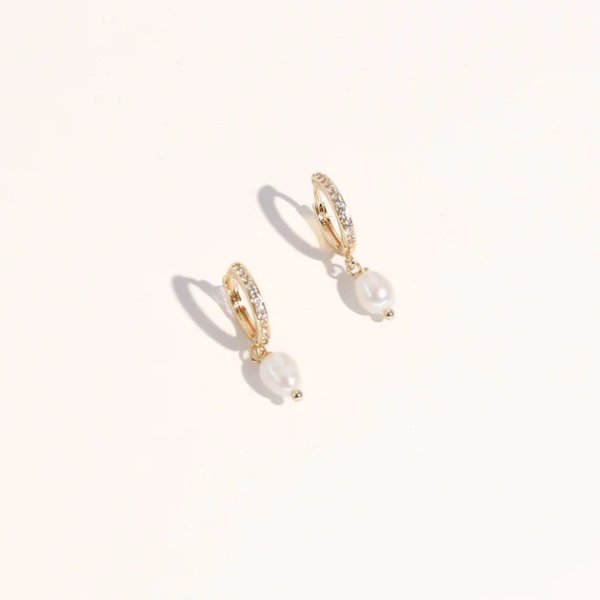 layla pearl drop earrings