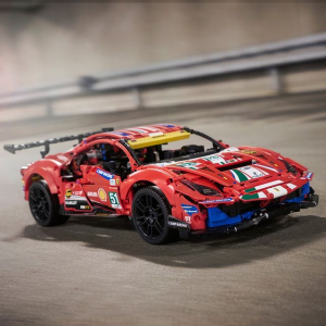 LEGO Ferrari 488 GTE “AF Corse #51” 42125