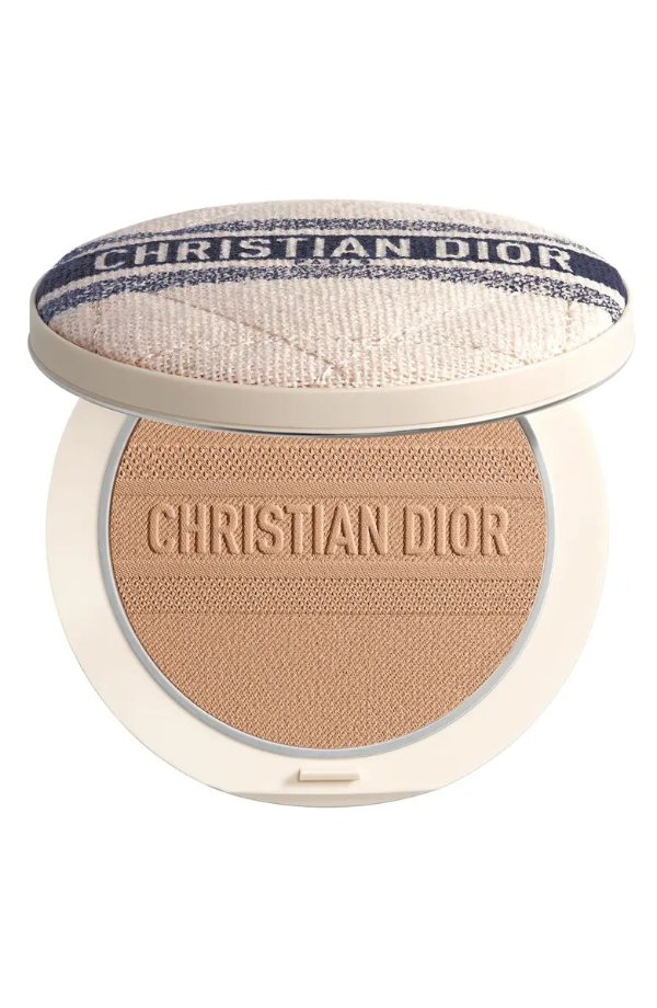 The Dior Forever Natural Bronze Powder