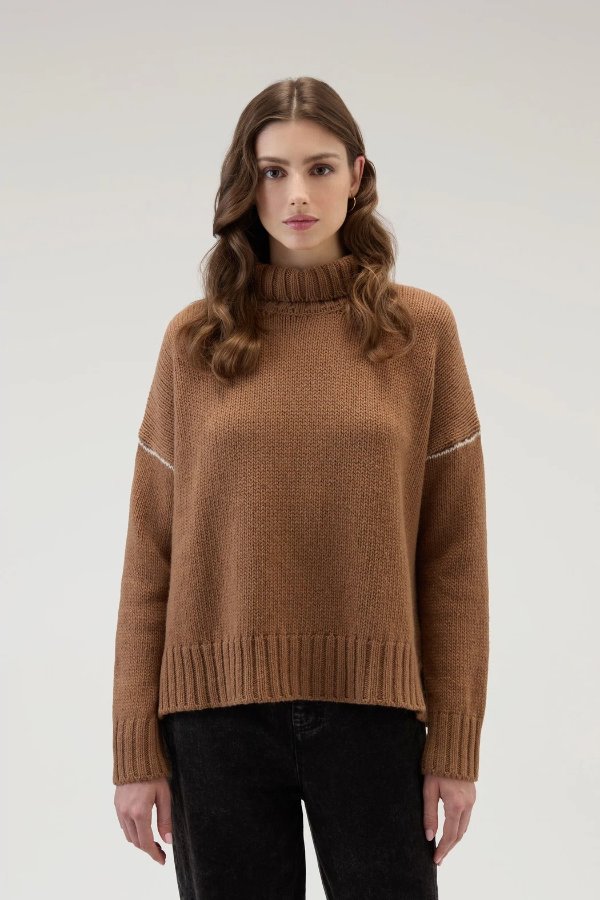 Turtleneck Sweater in Pure Virgin Wool Dark Camel