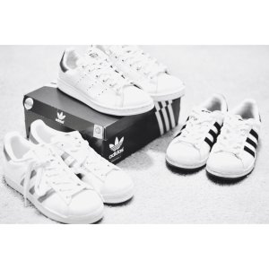 Adidas小白鞋 superstar，Stan Smith
