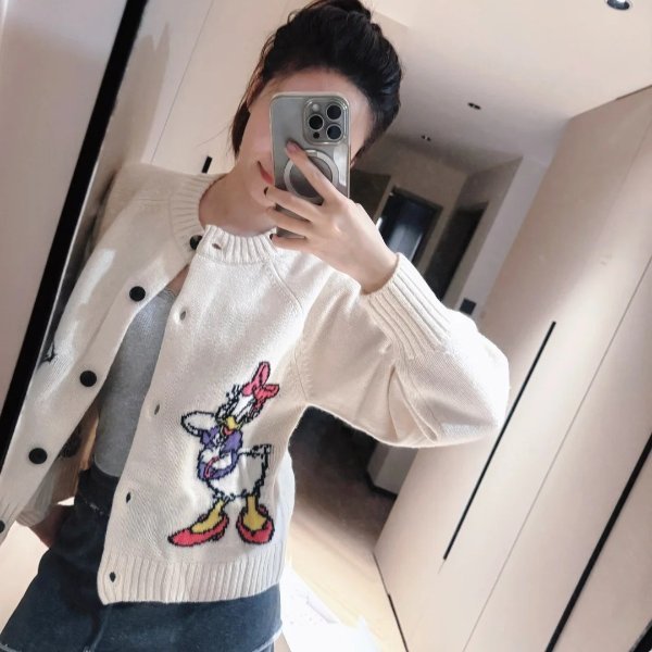 Daisy Duck Wool Cardigan DAISY DUCK 羊毛开衫69.99 超值好货| 北美省