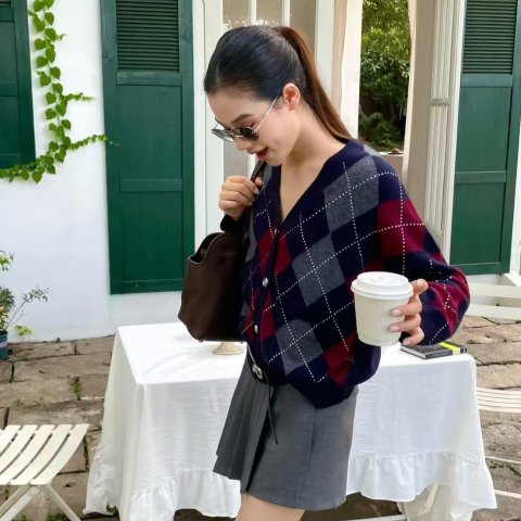 Maje菱格短款开衫毛衣