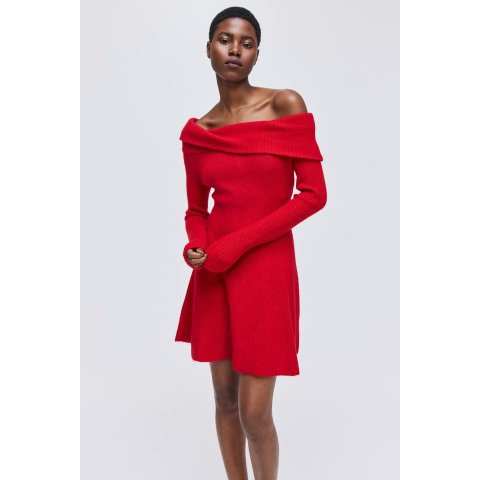 罗纹露肩连衣裙