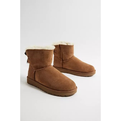 UGGMini Bailey Bow 栗色靴