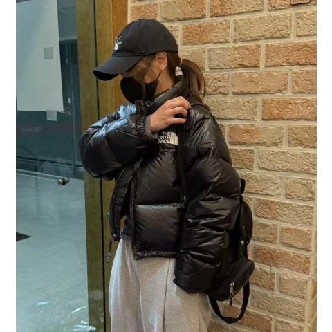 Nuptse 短款女夹克