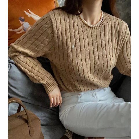  麻花针织毛衣
