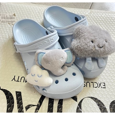 经典冰蓝色洞洞鞋