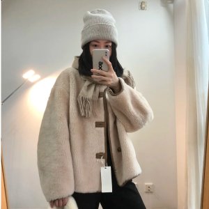 直接5折+免邮 AMI爱心毛衣£193