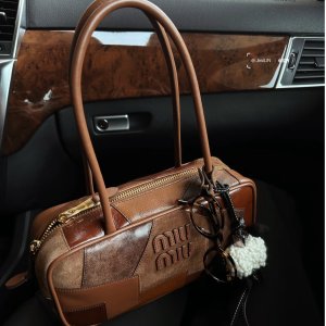 Miu Miu  Patch Beau手提包