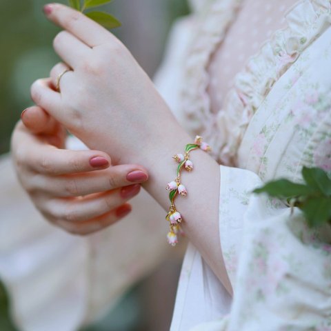 Lily Of The Valley 珐琅手链