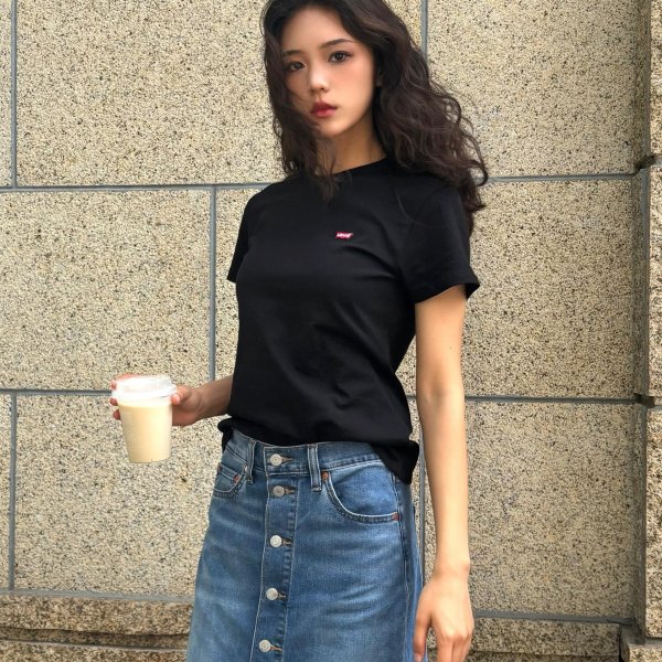 黑色女士短袖T恤