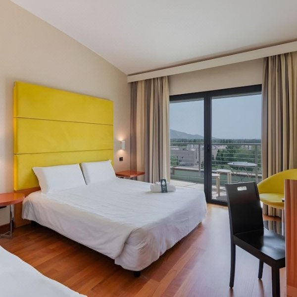 B&B Hotel Pisa Airport 酒店