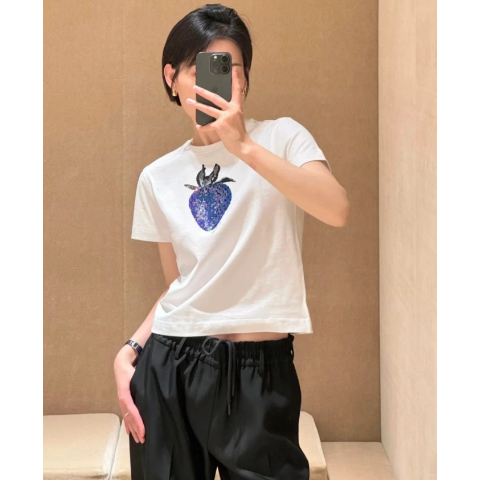 Burberry可爱的草莓短袖Strawberry 棉T恤 XS码