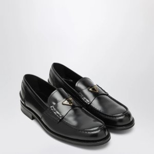 Prada 黑色刷面皮豆豆鞋