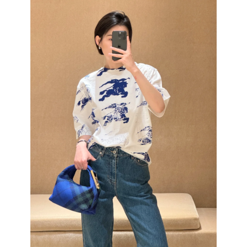 Burberry经典战马logo款EKD印花T恤