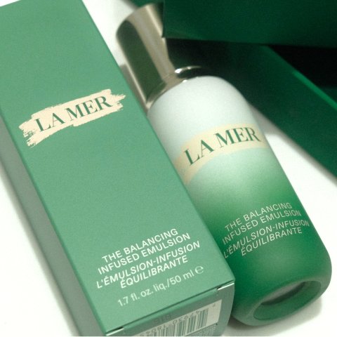 开箱实测📸La Mer全新「油皮精萃乳」即时效果完全惊艳！ 爆改水亮干净