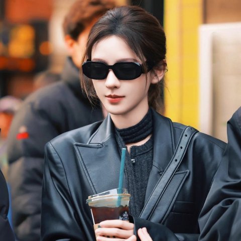 Prada张予曦同款Prada PR A01S 墨镜 深灰色
