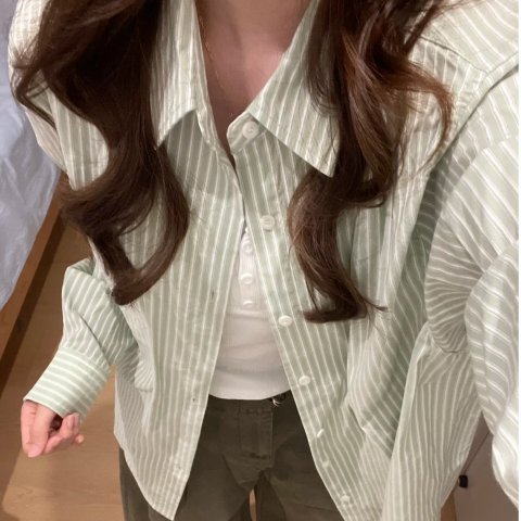 条纹衬衫