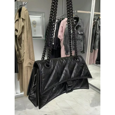  Quilted 链条肩包 黑色