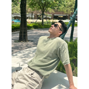 SKIMS类似绿色短袖棉T恤
