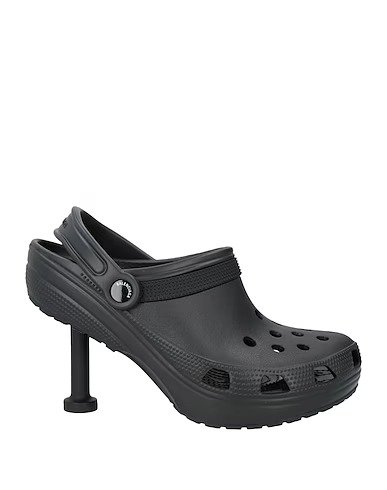 Crocs 联名洞洞鞋