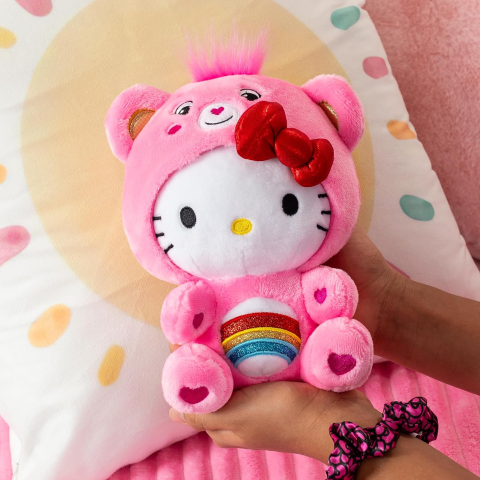 看我大变身！Hello Kitty 变身成 Care Bear啦