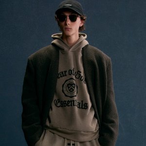 学院风走起！Fear of God Essentials 24秋季上新