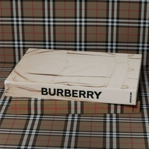 格纹斜挎包$478折扣升级：❤️‍🔥Burberry 时尚热卖 低至3折+定价优势+额外9.5折