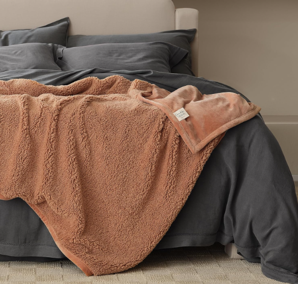 Double Stitch 保暖泰迪熊舒适毯子Throw 50" x 60"