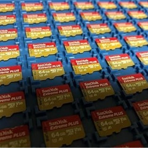 128GB容量U盘£9Sandisk 闪迪⚡️大促 256GB SD卡+适配器£18