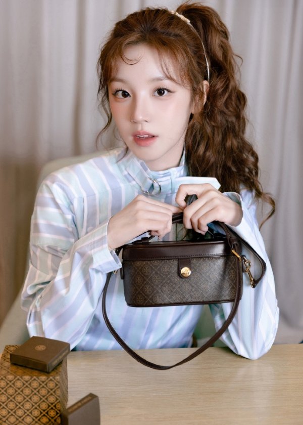 ポーチ T-MONOGRAM VANITY CASE T Monogram Leather Vanity Case: Women's Handbags | Mini Bags
