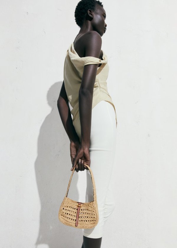 Natural fibre shoulder bag