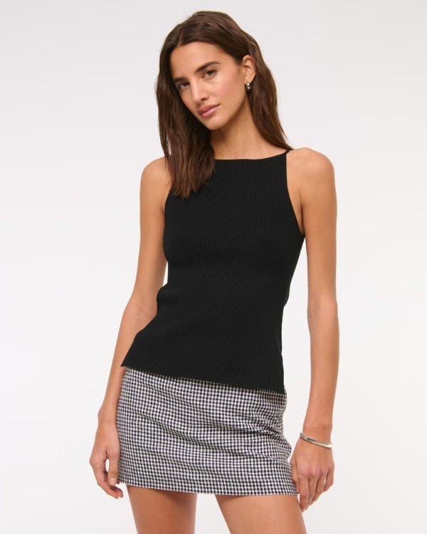 The A&F Scarlett Mid Rise Linen-Blend Mini Skort