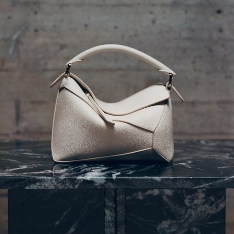 Loewe 品牌热卖低至新人额外8.5折Puzzle Mini 手提包$1104