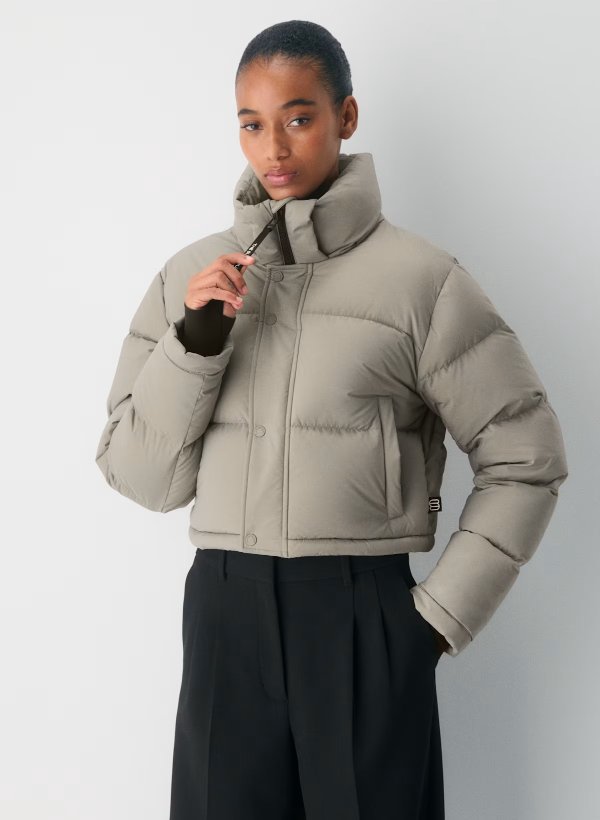 The Super Puff Xtrashorty cliMATTE 羽绒服